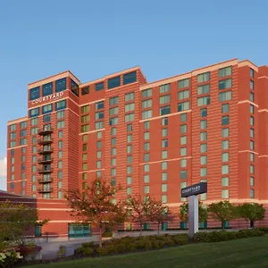 Courtyard By Marriott East Hotel
